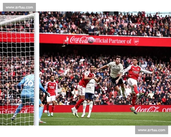 头球攻门技巧与战术分析 如何通过空中优势制胜比赛